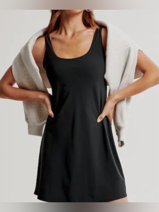 Abercrombie & Fitch Dresses & Skirts - Abercrombie Traveler Dress Black V-Neck Mini Built-In Shorts Small Tall